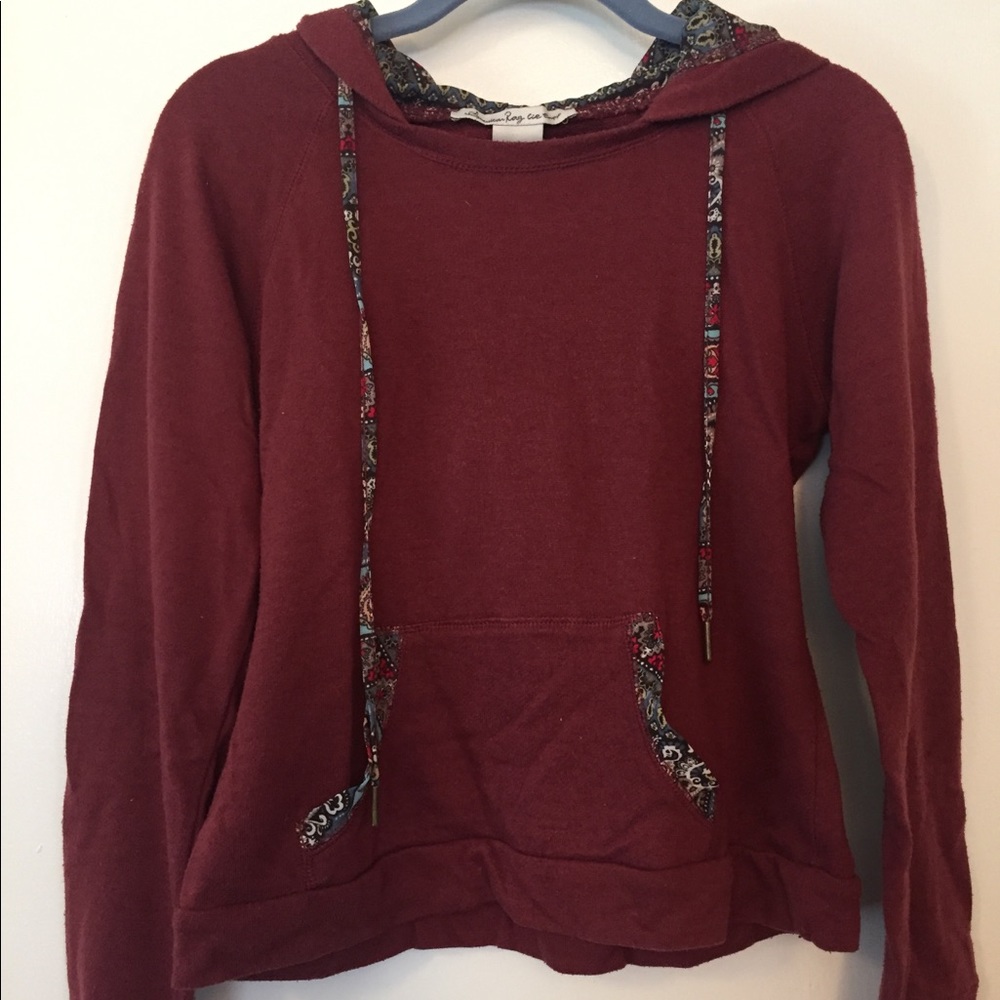 Light hoodie with printed hood